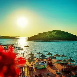 Summer Time Hotel
